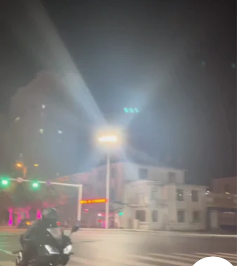 急出一台美女精品二手车，19年9月份的飞鹰...