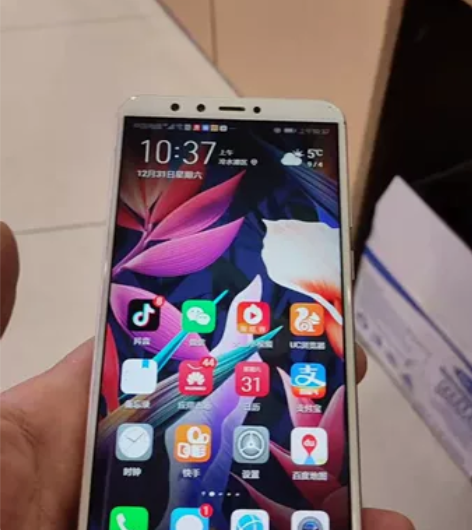 华为畅享8plus，鸿蒙系统，4+64，成...