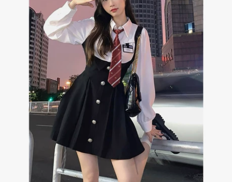 画解WAHJUIS校园小说女主假两件连衣裙...