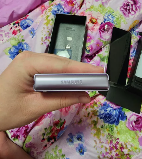 三星Galaxy z flip3 8+25...