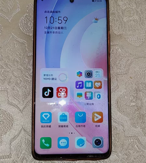 自用的荣耀50SE，8+128G，一直带套...