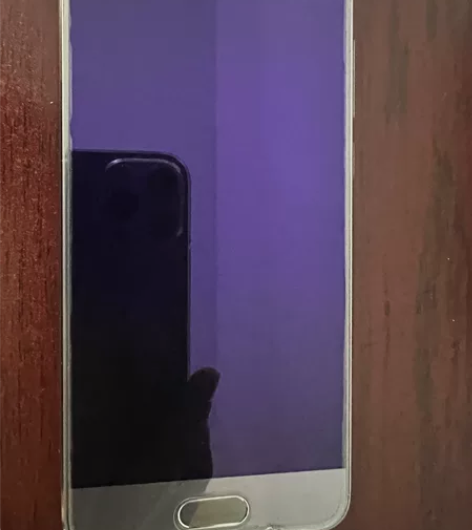 自用闲置荣耀9，原盒原充电器都在 正常使用...