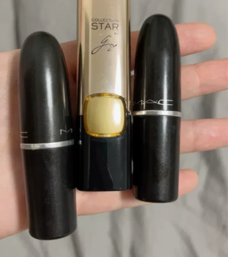 断舍离三只口红打包出,过期介意勿拍,别讲价...