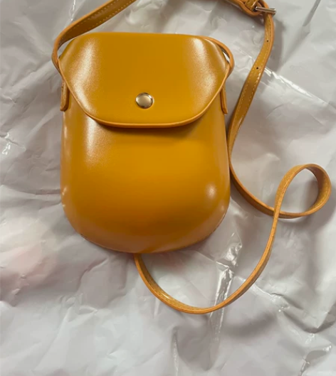 马鞍斜挎包，配衣服背后一次。江浙沪皖满10...