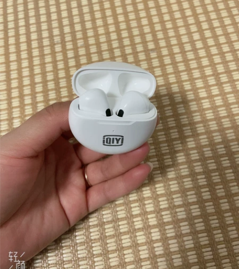 出售闲置全新爱奇艺蓝牙耳机，音质效果不错，...