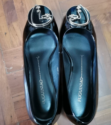 富贵鸟漆皮单鞋，码数225，几乎全新，闲置...