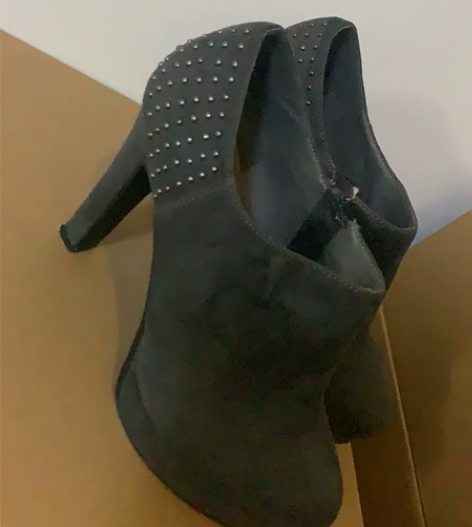 达芙妮女鞋，单鞋，37码，之前买的，灰色磨...