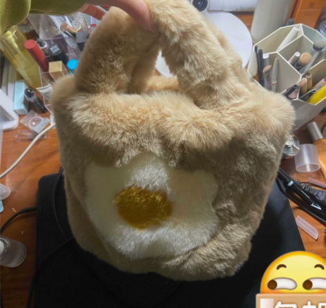 软软糯糯手提包 毛绒超舒服 买了俩出一个 ...