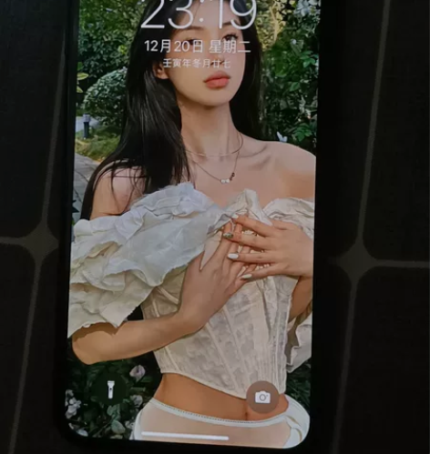 很新的iPhoneX手机,用着很不错,最近...