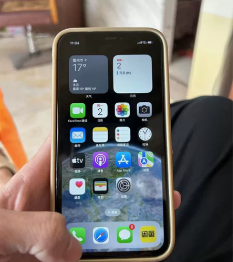 苹果11。自己用的机后屏幕破了其他没有问题...