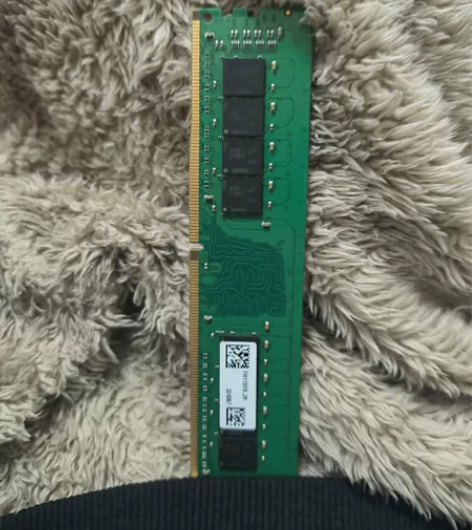 换新电脑了,刚拆机的英睿达8G 2400,...