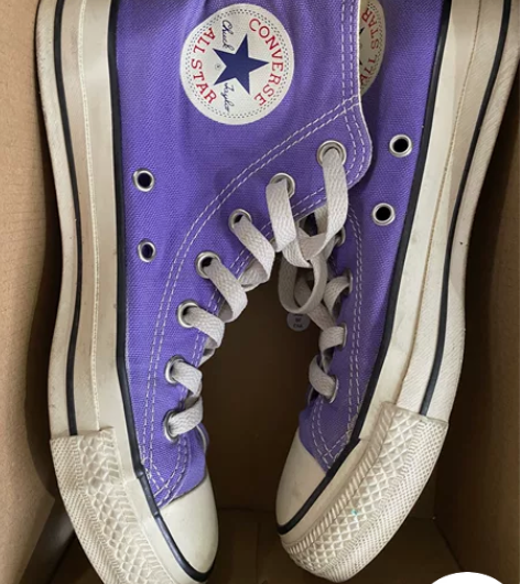 出一双紫色匡威37.5，日本专柜购入，国内...