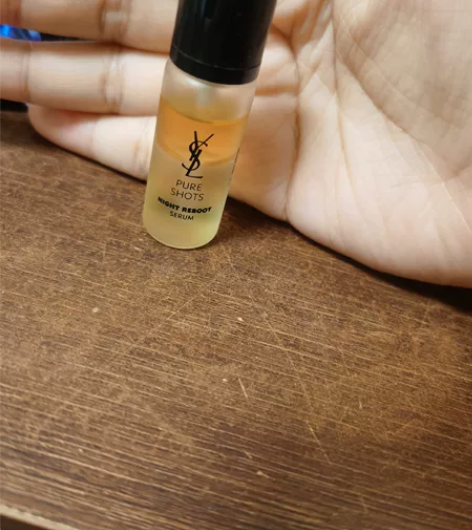 圣罗兰夜皇后精华 收拾东西发现的，应该是口...