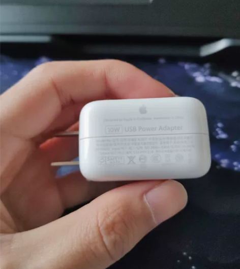 ipad air3 原装充电头 感兴趣的话...