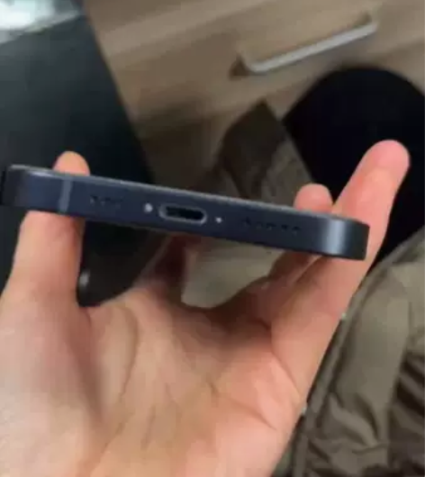 出一台苹果12 128G黑色 国行版本 9...