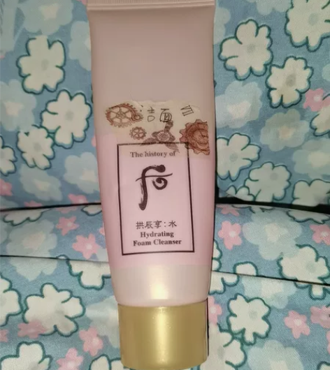 后洁面，40ml的，还有一半多？，是买快5...