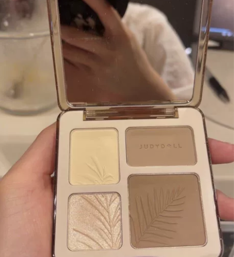 橘朵高光修容一体盘02几乎全新只拆了包装，...