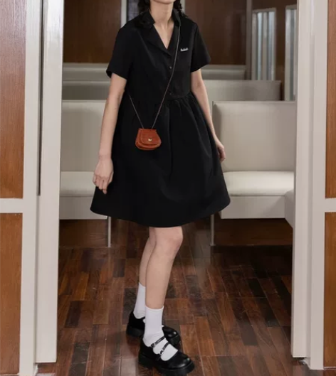 尔给中长款小清新甜美学院风连衣裙设计感小众...