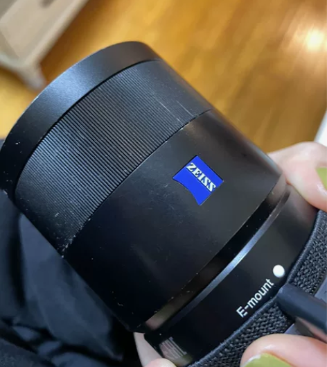 索尼镜头fe55 1.8za 自用 有磕碰...