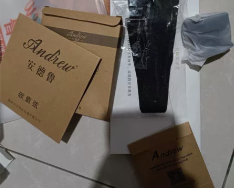 安德鲁尤克里里 没有划痕 没有断弦证书 送...