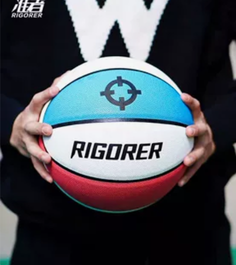 准者七号篮球，PU材质耐磨耐打，室内外比赛...