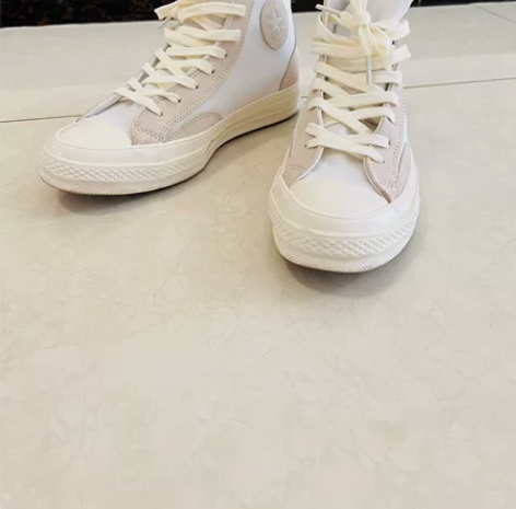 匡威高帮帆布鞋 尺码7 1/2 买了就穿过...