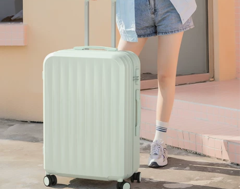 飞机专用旅行箱可骑乘游小李女士带登智能高级...