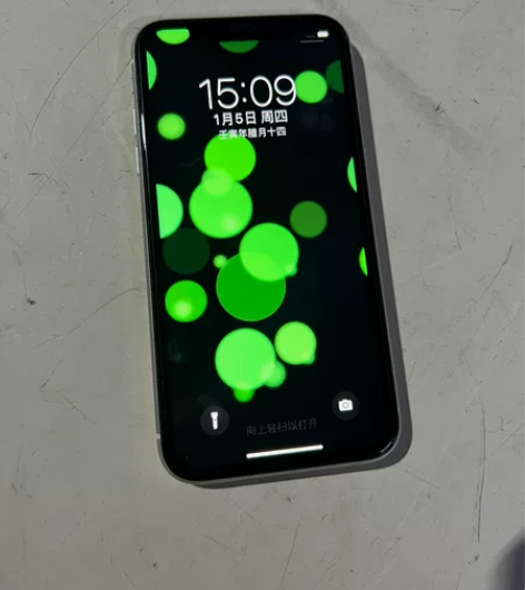 苹果11  64G白色，95新，单机！没有...