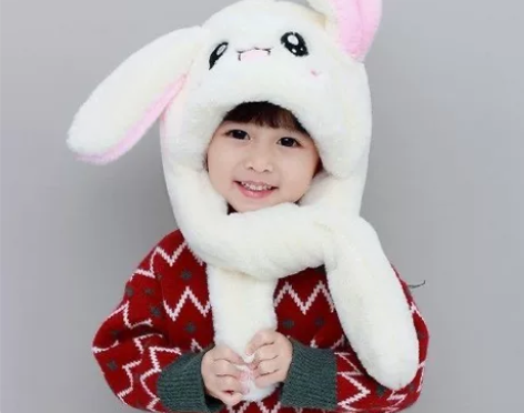 耳朵会动帽子围巾一体毛绒帽，全新 只剩下几...