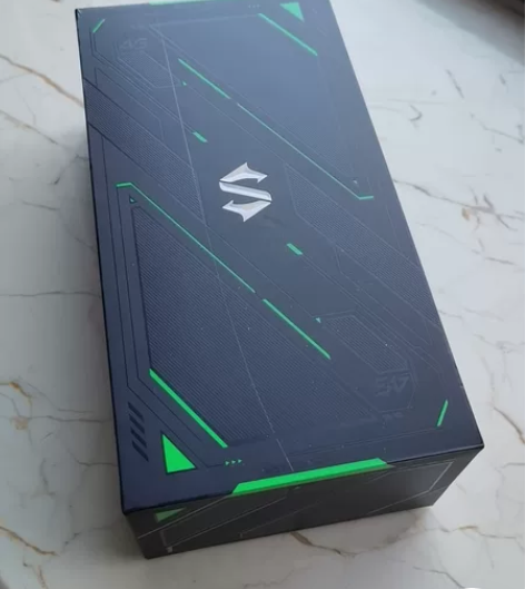 黑鲨4S游戏手机，颜色玄黑，内存12G+1...