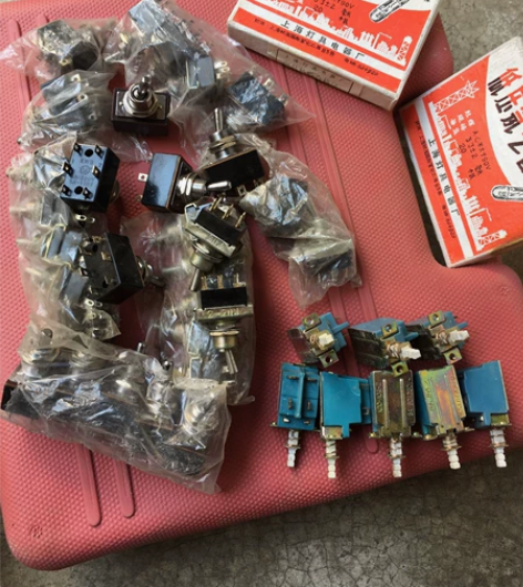 常用钮子开关电视机开关,全新,220V3A...