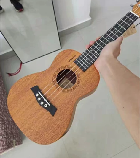 【低价出原价300多的尤克里里】低价转让原...