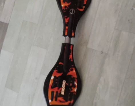 斯威单轮蛇形滑板，朋友送给孩子的，孩子不喜...