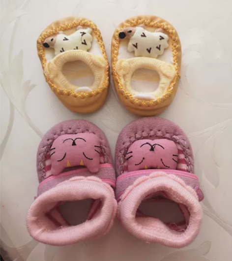 刚出生宝宝软底鞋,内长11CM。 感兴趣的...