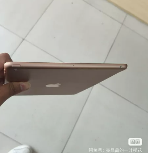ipad第八代128g  只面交  99新...