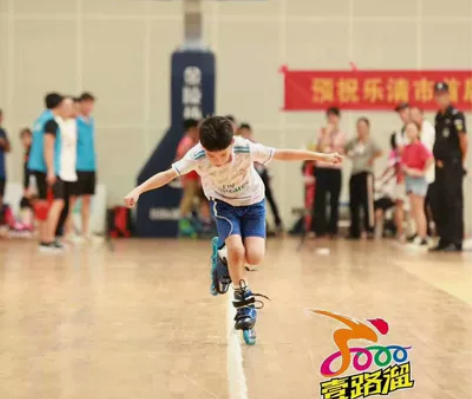 温州专业轮滑少儿培训。主教练国家队退役，从...
