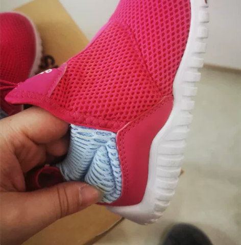 玫红色阿迪27码 感兴趣的话点“我想要”和...