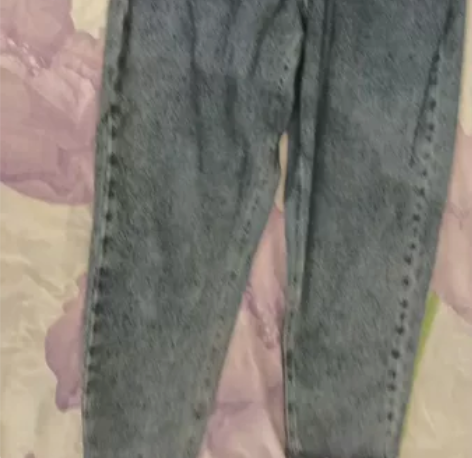 女士牛仔裤，太平鸟，104斤以下都可以穿的...