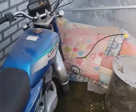 豪爵AX100摩托车，95年E103发动机...
