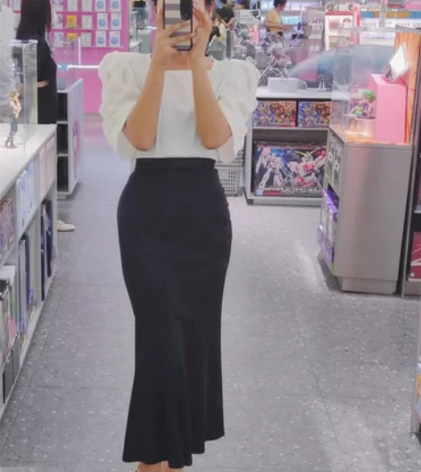 修身性感鱼尾裙 女人装 M码标准码 后面隐...