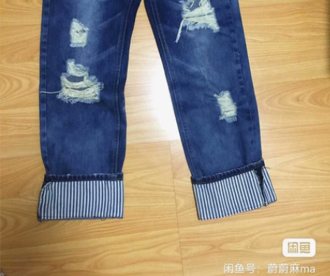 韩国破洞牛仔裤 s 感兴趣的话给我留言吧！...