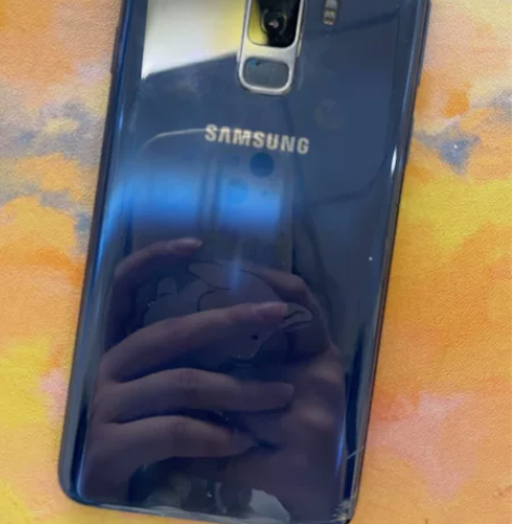 三星s9+ 无拆修 6+128 后盖微瑕疵