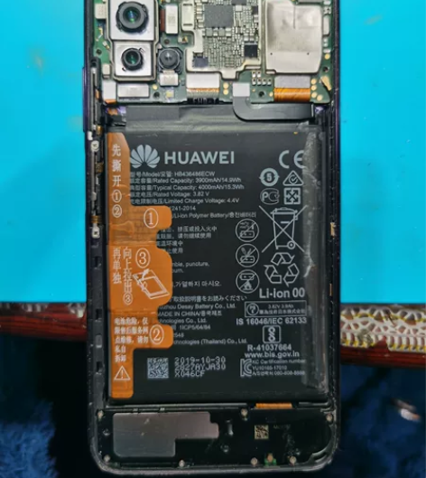 荣耀20pro手机，配置不详，主板不开机，...