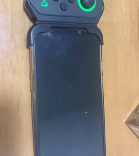 黑鲨2  8加128  带原装手柄  原装...