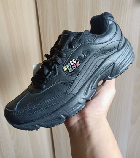 全新正品飞了女士运动鞋 有35.5和36两...