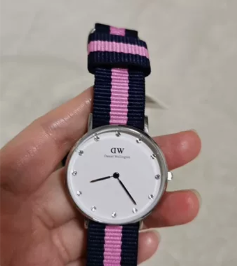 DW 32mm编制带手表 全新,盒子边缘稍...