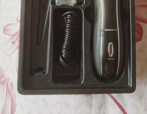 搬家处理闲置。全新理发器，可充电。 感兴趣...