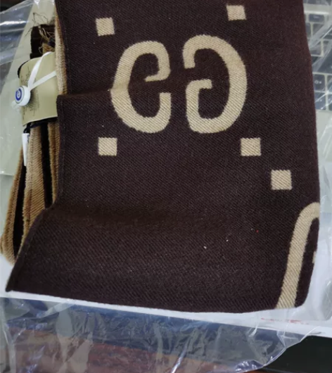 Gucci经典双面围巾全新 正品！！ 价格...