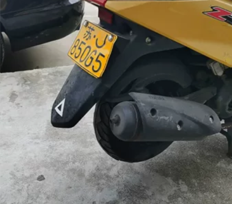 出一个雅马哈小踏板,一口价888块,喜欢自...