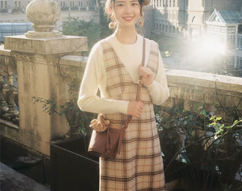 梅子熟了文艺小清新格子背带裙复古港味chi...